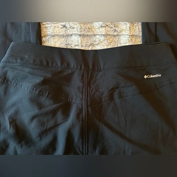 Columbia Black Cargo Pants with Technical Fabric - Picture 3 of 6